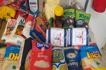 Campanha Vacinação Solidária já recebeu 279kg de alimentos.